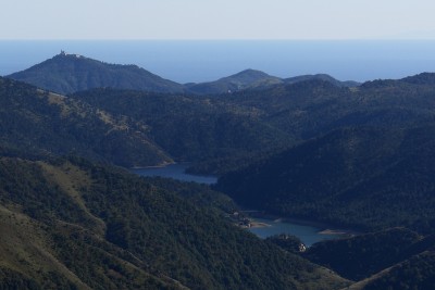 32 - Laghi Gorzente Madonna Guardia e mare dal Tobbio primo piano.jpg