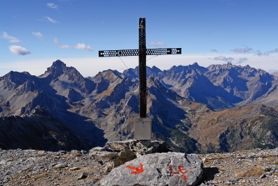 127 - Croce vetta Cassorso Oronaye e Brec piÃ¹ da lontano.jpg