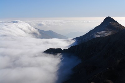 033 - Pizzo d'Ormea e mare di nebbia dal Rotondo.jpg