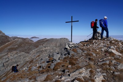 082 - Enrico e Gianluca in vetta al Conoia.jpg