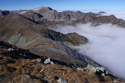 144 - Mongoie e mare di nubi con MondolÃ¨ e Monviso dal Pizzo ancora piÃ¹ da vicino.jpg