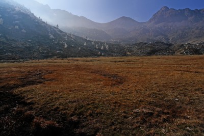 203 - Pian Revelli Monte Rotondo Cima Revelli e nebbia sulla sinistra piÃ¹ da vicino.jpg