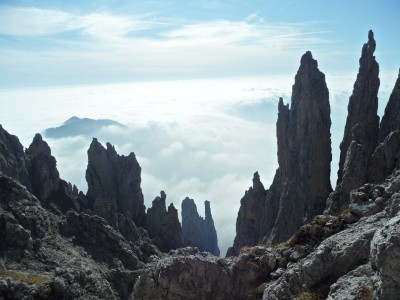 nuovamente sul sentiero cecilia andando verso il rifugio rosalba