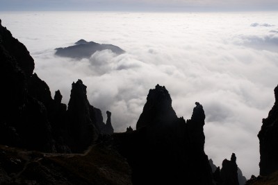 117 - Fungo mare di nebbia e Monte Coltignone dal Sentiero Cecilia molto piÃ¹ da lontano.JPG