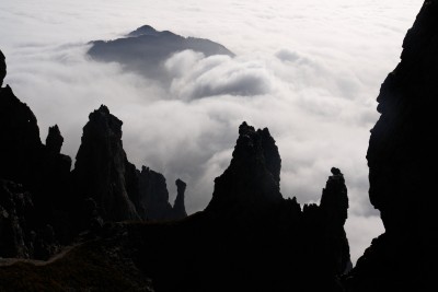 120 - Fungo mare di nebbia e Monte Coltignone dal Sentiero Cecilia piÃ¹ scura.JPG