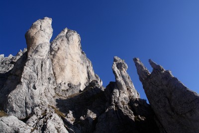 144 - Torrione Cinquantenario Torre Costanza e 3 guglie dal Sentiero delle Foppe piÃ¹ da lontano.jpg