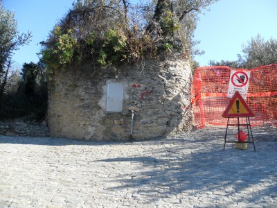 strada interrotta per lavori in via costa di cantalupo