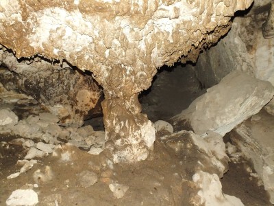 079 - Colonna in Grotta del Morto da dietro.JPG