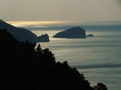 01 - Isole Portovenere e mare d'oro scendendo al Persico.JPG