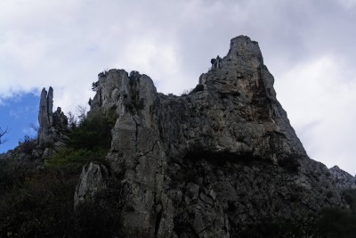 63 - Torrioni rio della Valle e vetta dolomitica da punto panoramico.jpg