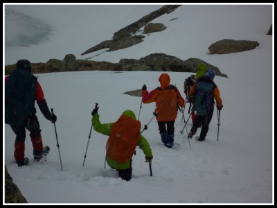 Inizia la discesa in neve marcia