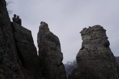 094 - Passerotto Donna Lucrezia e Torre versante sud da sotto.JPG