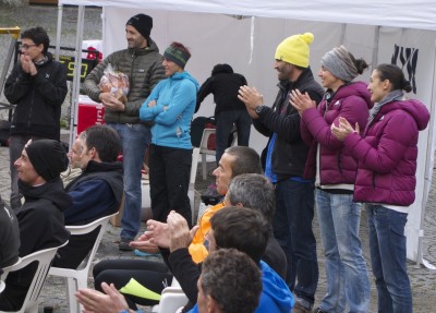 La &quot;famiglia&quot; applaude