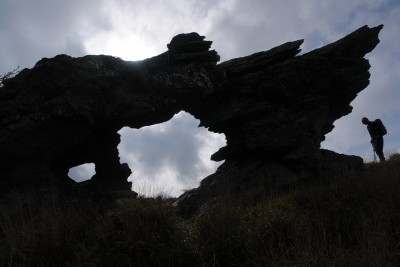 080 - Triplo arco 2 buchi e Enrico di profilo.JPG
