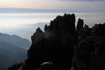 091 - Castello di roccia salendo al Pizzo Daina piÃ¹ scura.jpg