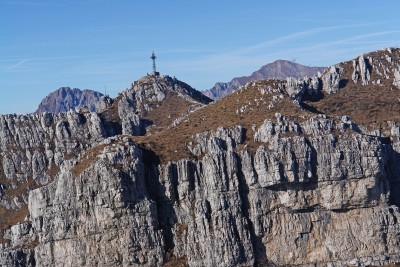 092 - Vetta Resegone tra Grignetta e Grignone.jpg