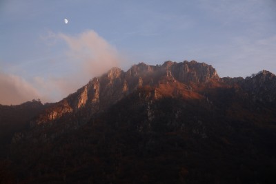 148 - Luna al tramonto dal case Costa.JPG