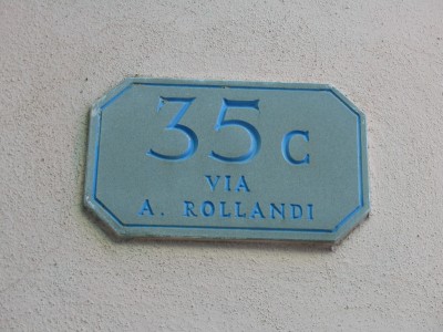 29 - Via Rollandi qui inizia Via Beccara.JPG