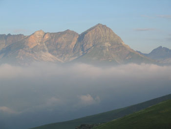 Il Pelvo visto dal Colle Sampeyre verso le 7 del mattino