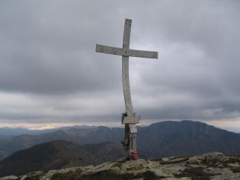 Monte Alpesisa - croce di vetta