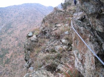 Sentiero frassati - percorso per escursionisti esperti tra le rocce della baiarda