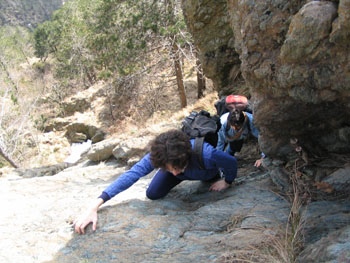 Salendo per la Via dell'Acqua (Rama)
